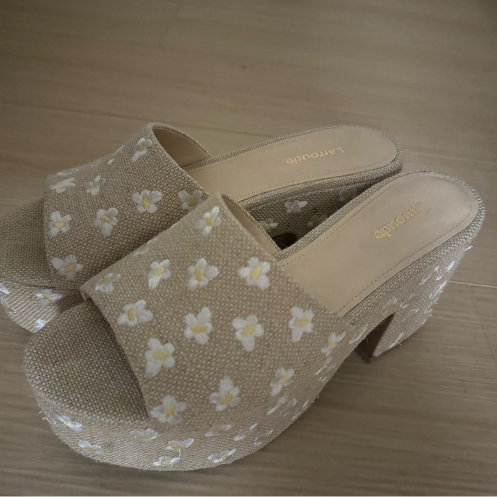Larroude womens Miso Slip on Platform size 7